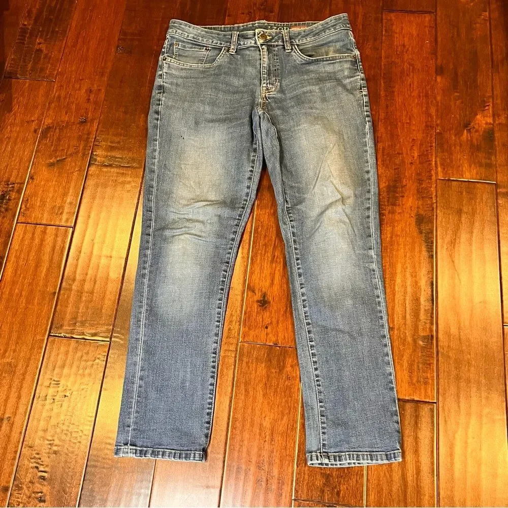 IZOD Men's Classic Blue Denim Jeans Size 33, 34